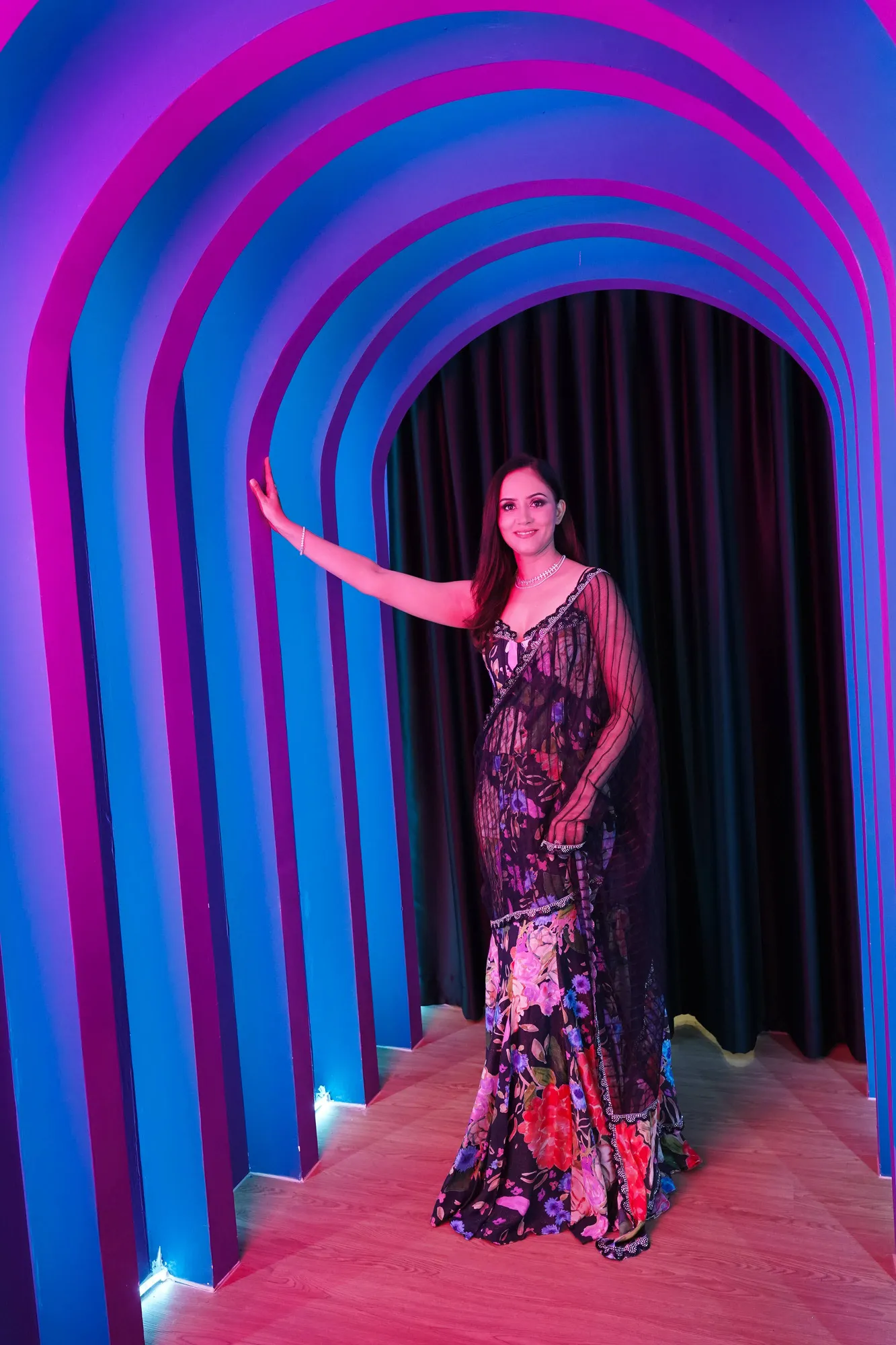 Sumedhaa in Trillions saree at the arch set in SparQ Spaces Thematics studio