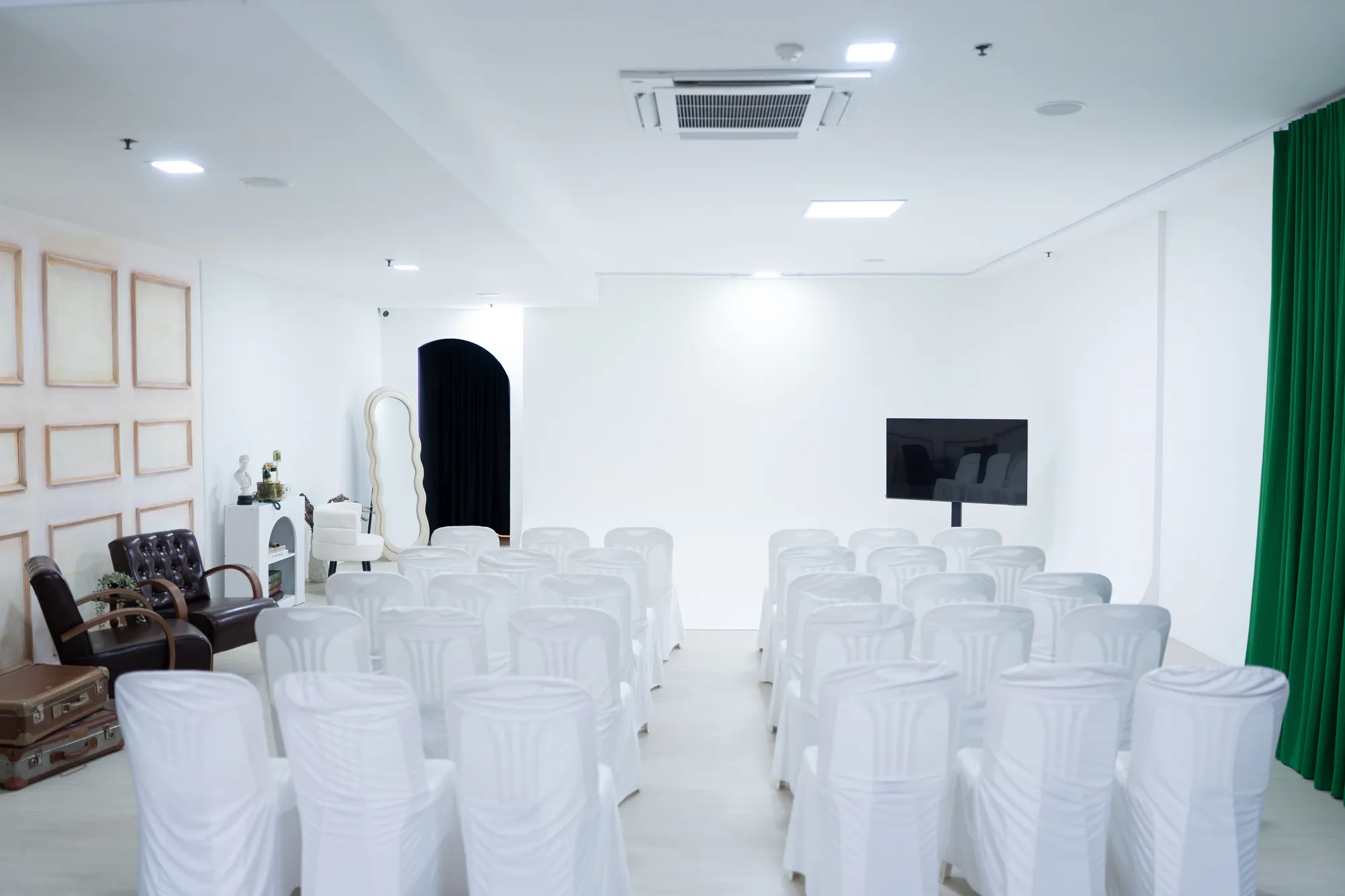 Small Workshop — photo 1